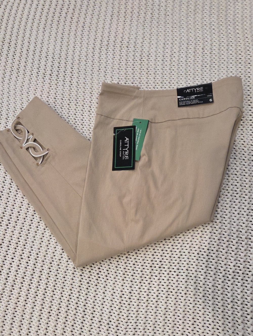Attyre Beige Pull-On Ankle Pants With Cutout Detail Womens Size 6